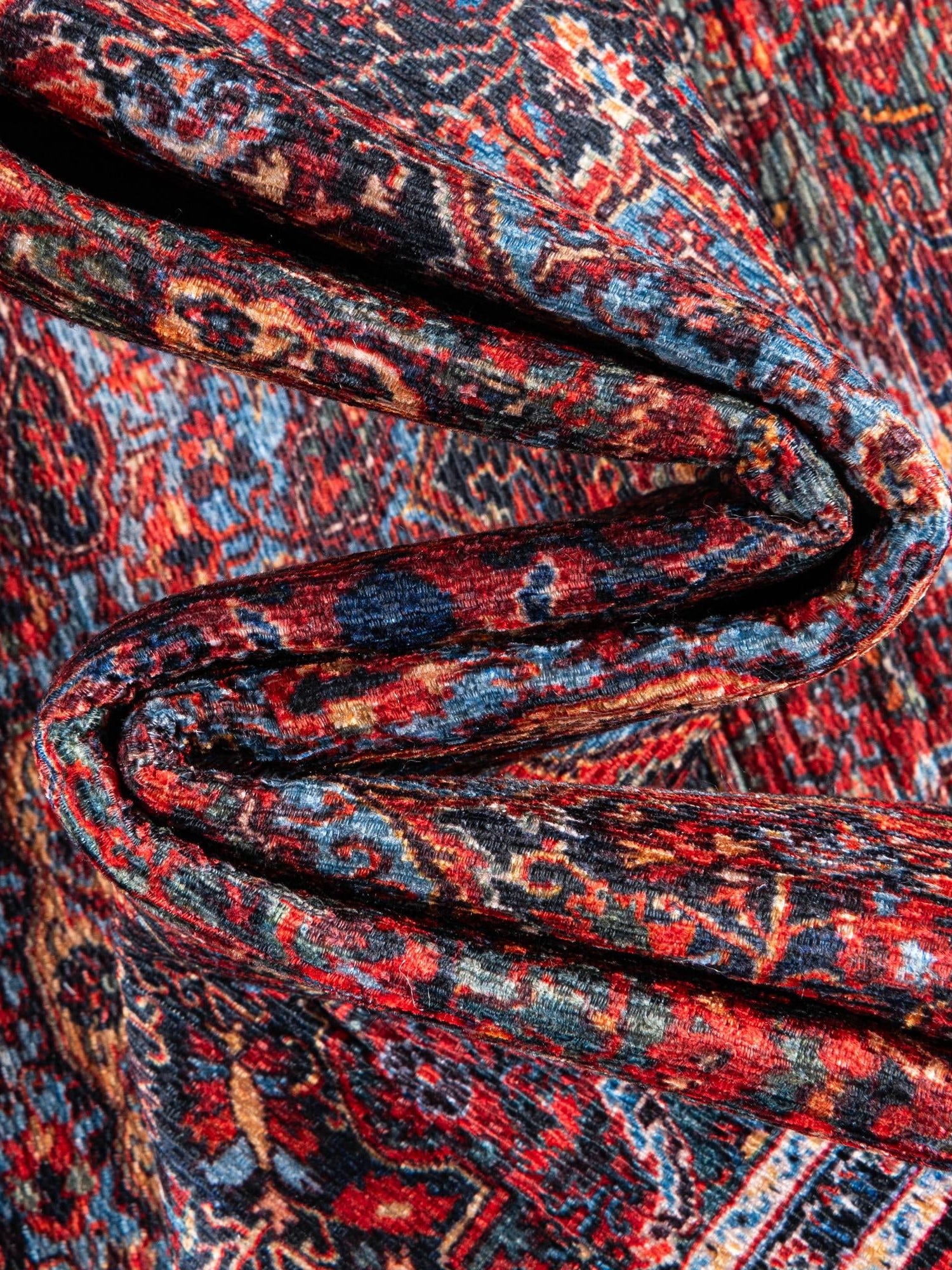 Washable Burgundy 3' 6 x 3' 6 Timeless Round Area Rug Easy to Clean Stain Resistant & Durable