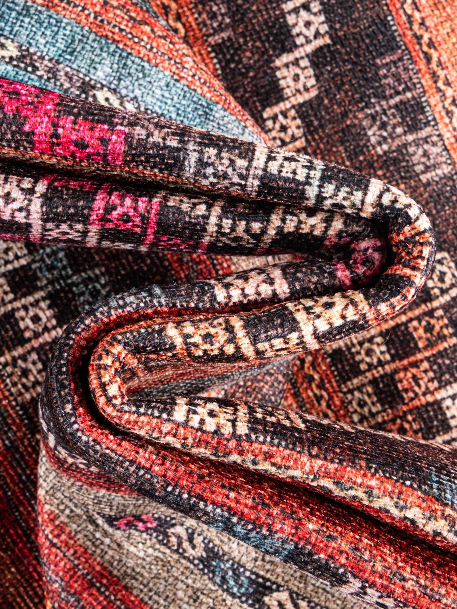 Washable Multicolor 5' x 5' Timeless Round Area Rug Easy to Clean Stain Resistant & Durable