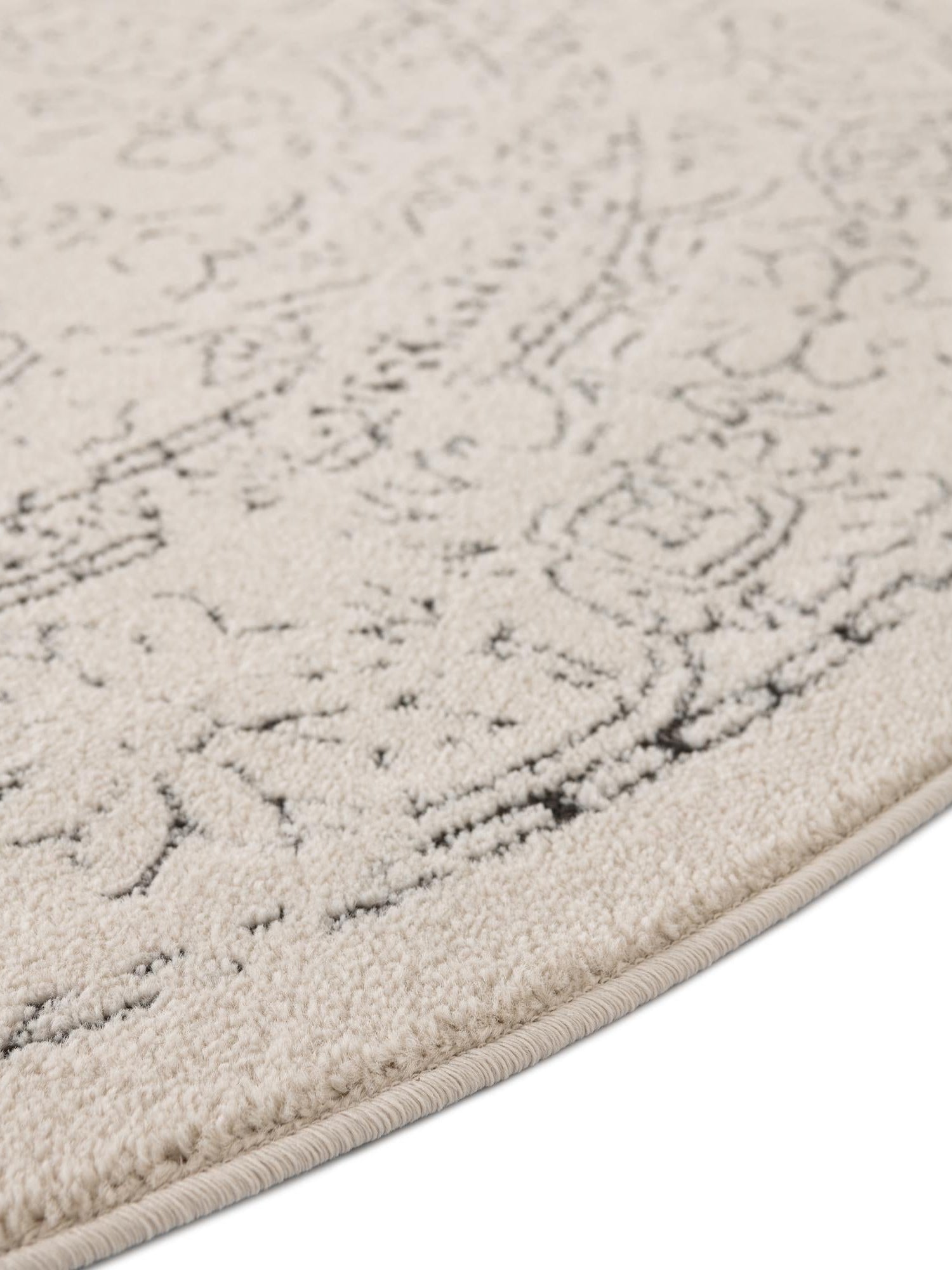 White 5' 1 x 8' Isabella Oval Area Rug Polypropylene & Polyester Traditional Elegant Carpet for Living Rooms, Dining, Office, Dorms for Sale at Rug Engine