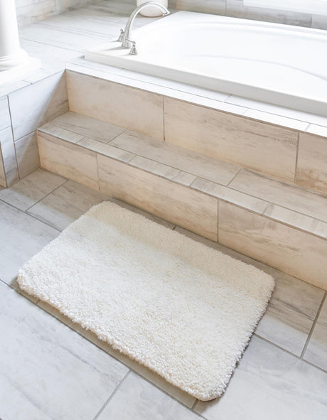 Porcelain White 1' 8 x 2' 7 Bano Luxe Bath Mat Soft & Plush Water Absorbing Accent Area Rug for Sale at Rug Engine