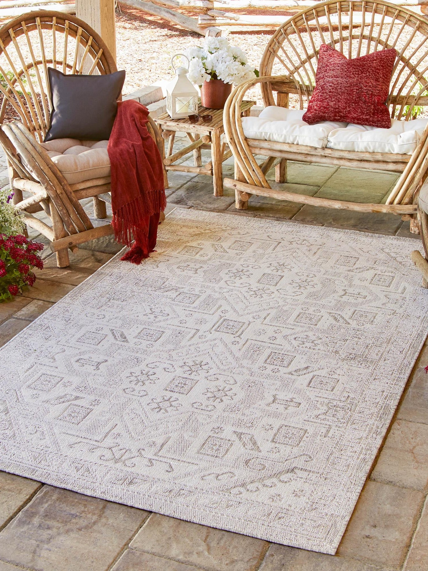 Light Gray 1' 4 x 1' 4 Outdoor Aztec Sample Area Rug Weather Resistant for Patio, Deck, Terrace, Balcony, Porch 100% Polypropylene Traditional Carpet Mat for Sale at Rug Engine