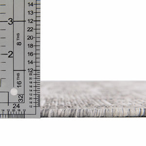 Light Gray 4' 1 x 6' 1 Outdoor Aztec Rectangle Rug