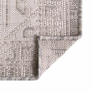 Light Gray 4' 1 x 6' 1 Outdoor Aztec Rectangle Rug