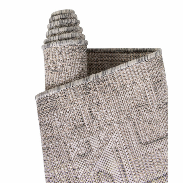 Light Gray 4' 1 x 6' 1 Outdoor Aztec Rectangle Rug