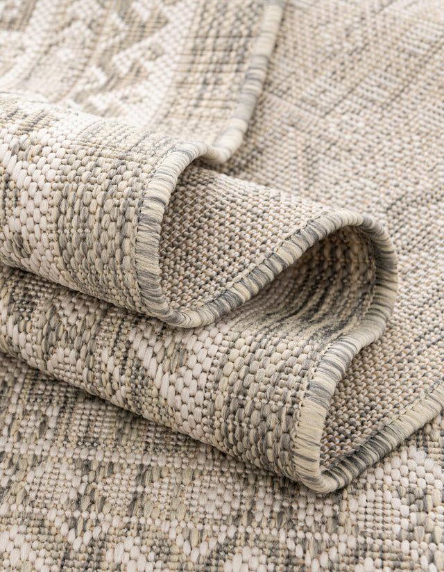 Light Gray 3' 1 x 3' 1 Outdoor Aztec Round Area Rug Weather Resistant for Patio, Deck, Terrace, Balcony, Porch 100% Polypropylene Traditional Carpet Mat for Sale at Rug Engine