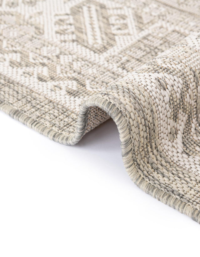 Light Gray 10' x 10' Outdoor Aztec Square Rug