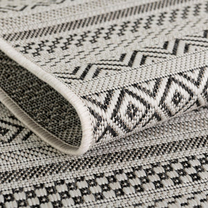 Beige 8' x 8' Outdoor Striped Round Rug