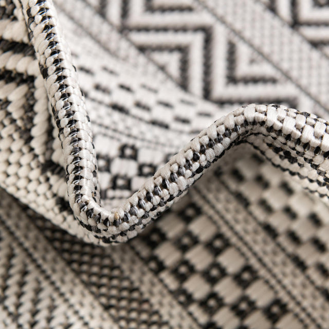 Beige 8' x 8' Outdoor Striped Round Rug