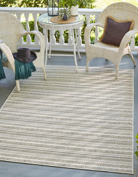 Green 6' 1 x 9' Outdoor Striped Rectangle Rug