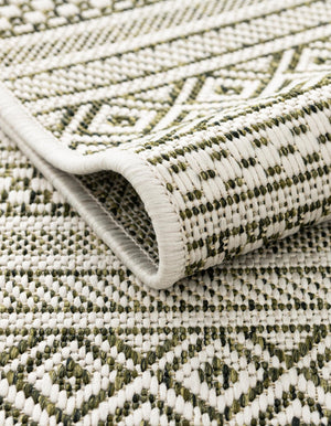 Green 6' 1 x 9' Outdoor Striped Rectangle Rug