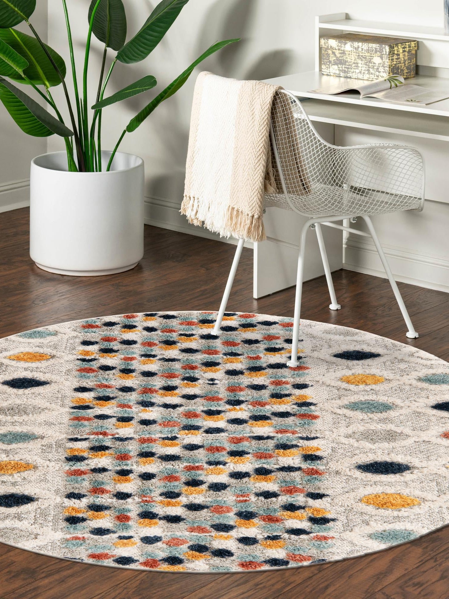 Multicolor 7' x 7' Cherokee Round Area Rug 100% Polypropylene With Cotton Backing Modern Geometric Carpet for Home Decor Interior Design Rooms for Sale at Rug Engine