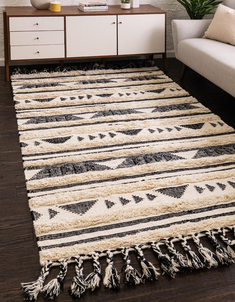 Charcoal 5' 1 x 8' Mesa Rectangle Area Rug 100% Wool Geometric All Natural Carpet for Living, Dining, Office, Bedrooms, Dorms, Kitchens for Sale at Rug Engine