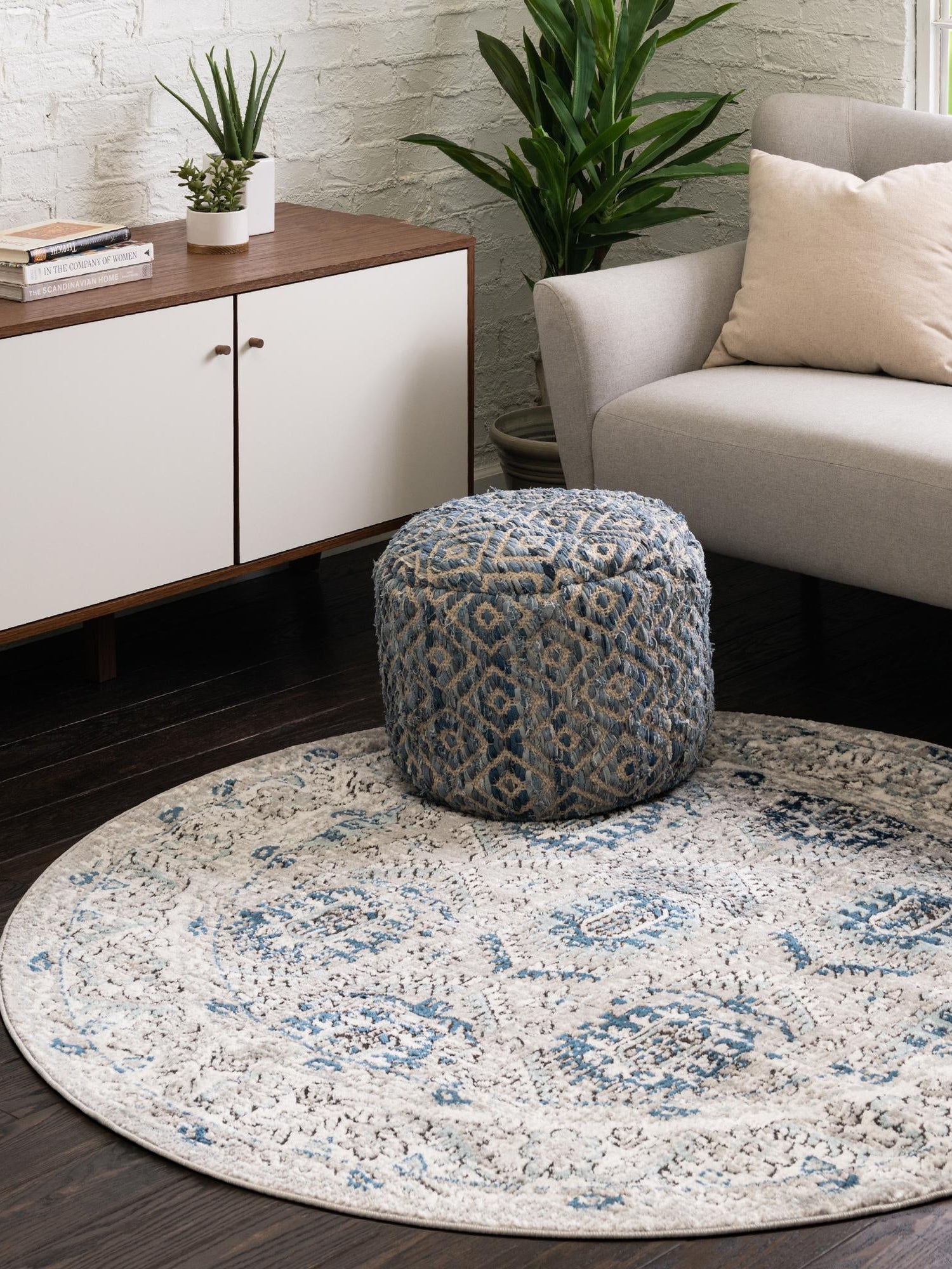 Gray 12' x 12' Nyla Round Area Rug 100% Polypropylene Traditional Classic Carpet for Living Room, Kitchen, Bedroom, Dining, Office for Sale at Rug Engine