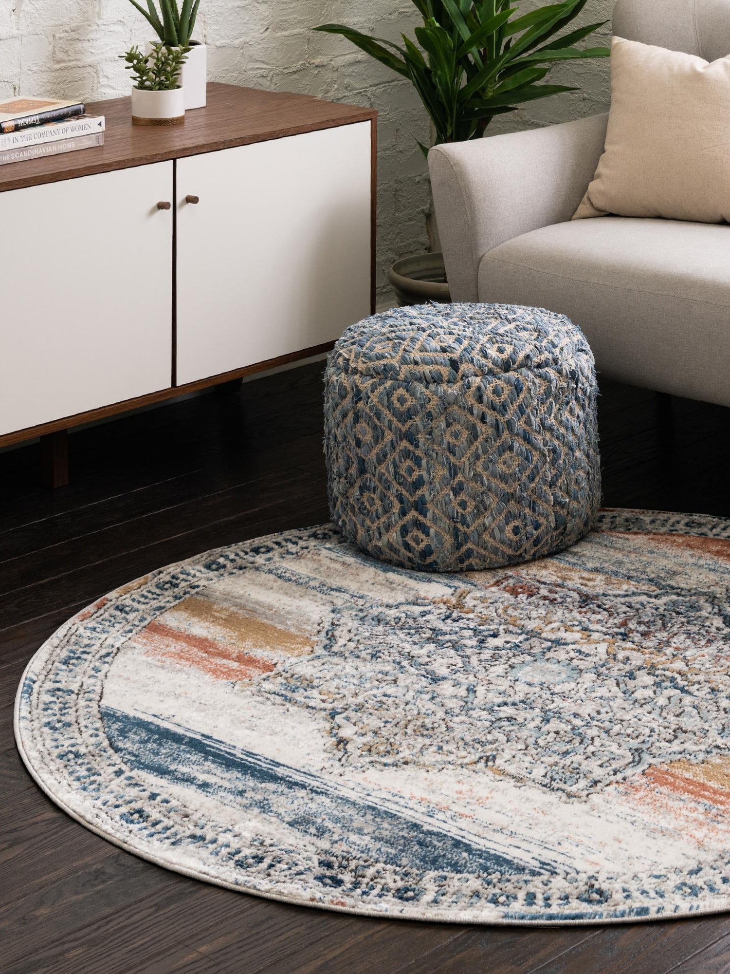 Multicolor 7' x 7' Nyla Round Area Rug 100% Polypropylene Traditional Classic Carpet for Living Room, Kitchen, Bedroom, Dining, Office for Sale at Rug Engine