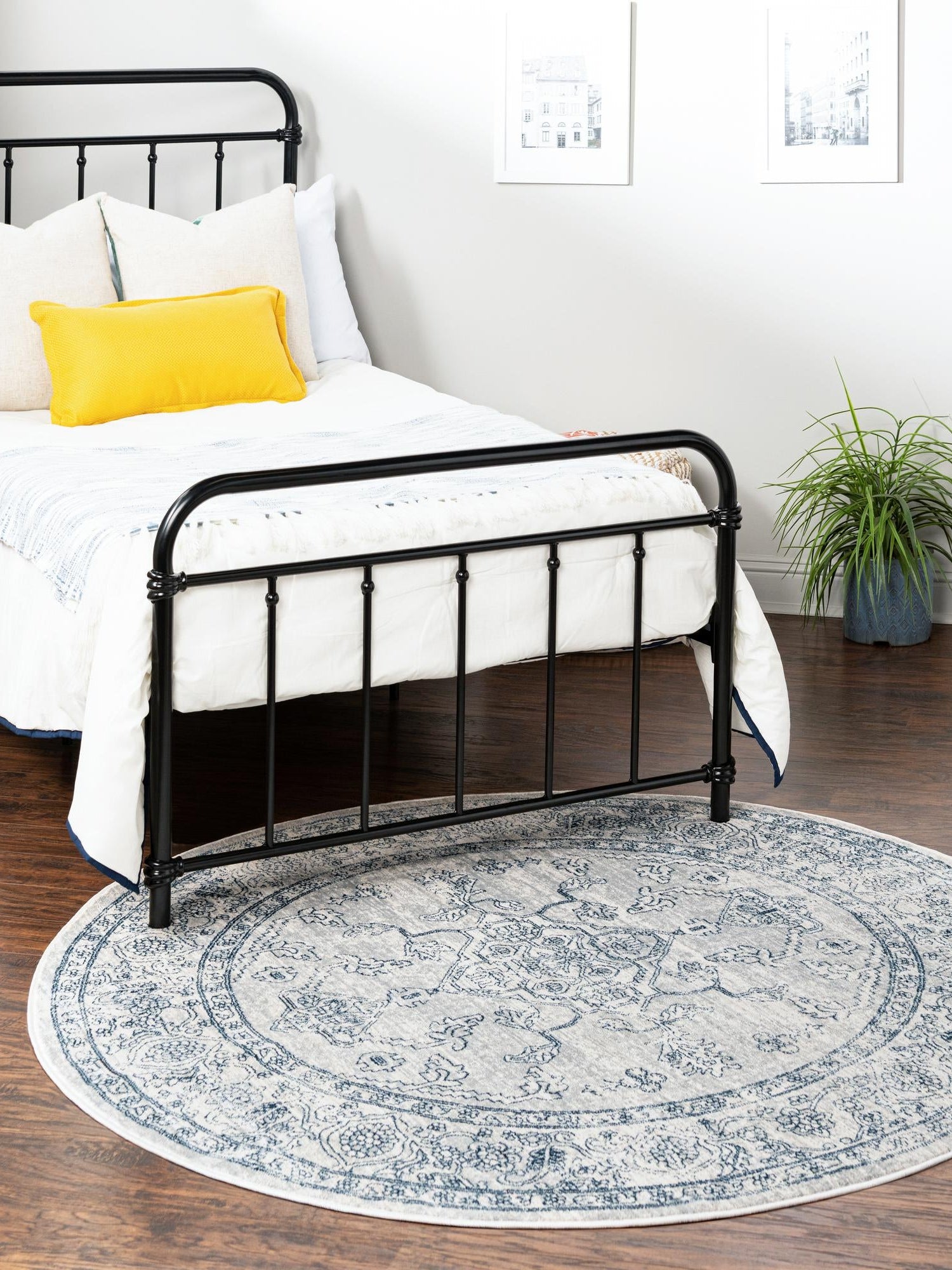 Gray 3' 11 x 3' 11 Newport Round Area Rug 100% Polypropylene Traditional Distressed Classic Contemporary Carpet for Home Decor for Sale at Rug Engine