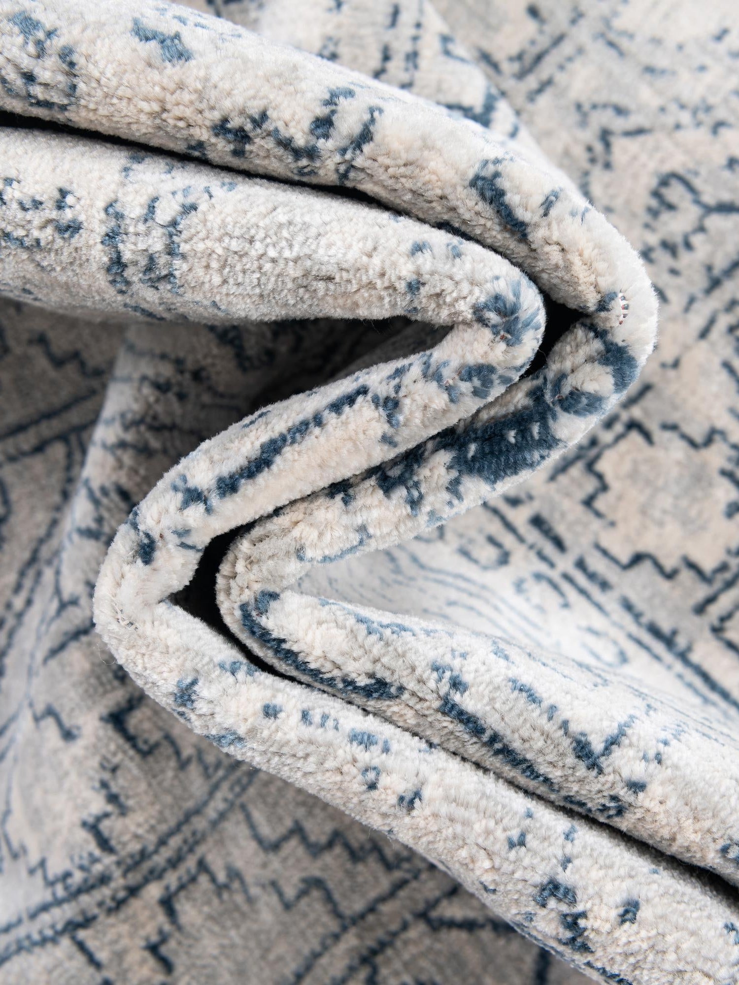 Gray 2' x 3' 1 Newport Rectangle Area Rug 100% Polypropylene Traditional Distressed Classic Contemporary Carpet for Home Decor for Sale at Rug Engine