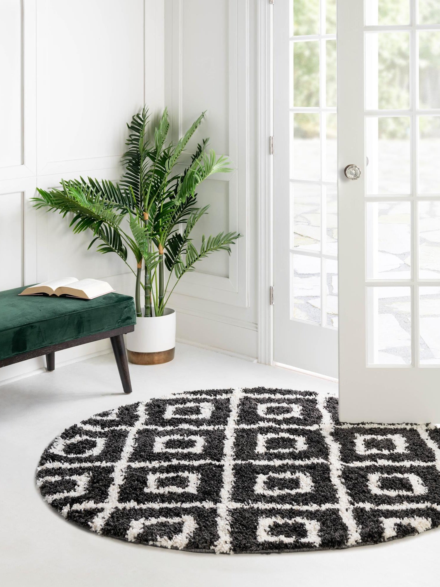 Black and White 5' 3 x 5' 3 Hygge Shag Round Area Rug Thick Soft Touch Fluffy & Plush Shaggy Pile 100% Polypropylene With Jute Backing Modern Carpet for Sale at Rug Engine