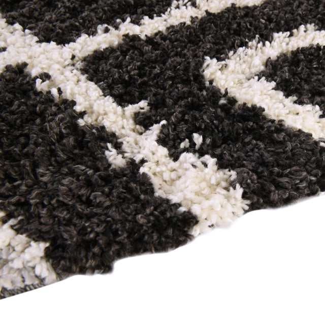 Black and White 5' 3 x 5' 3 Hygge Shag Round Area Rug Thick Soft Touch Fluffy & Plush Shaggy Pile 100% Polypropylene With Jute Backing Modern Carpet for Sale at Rug Engine