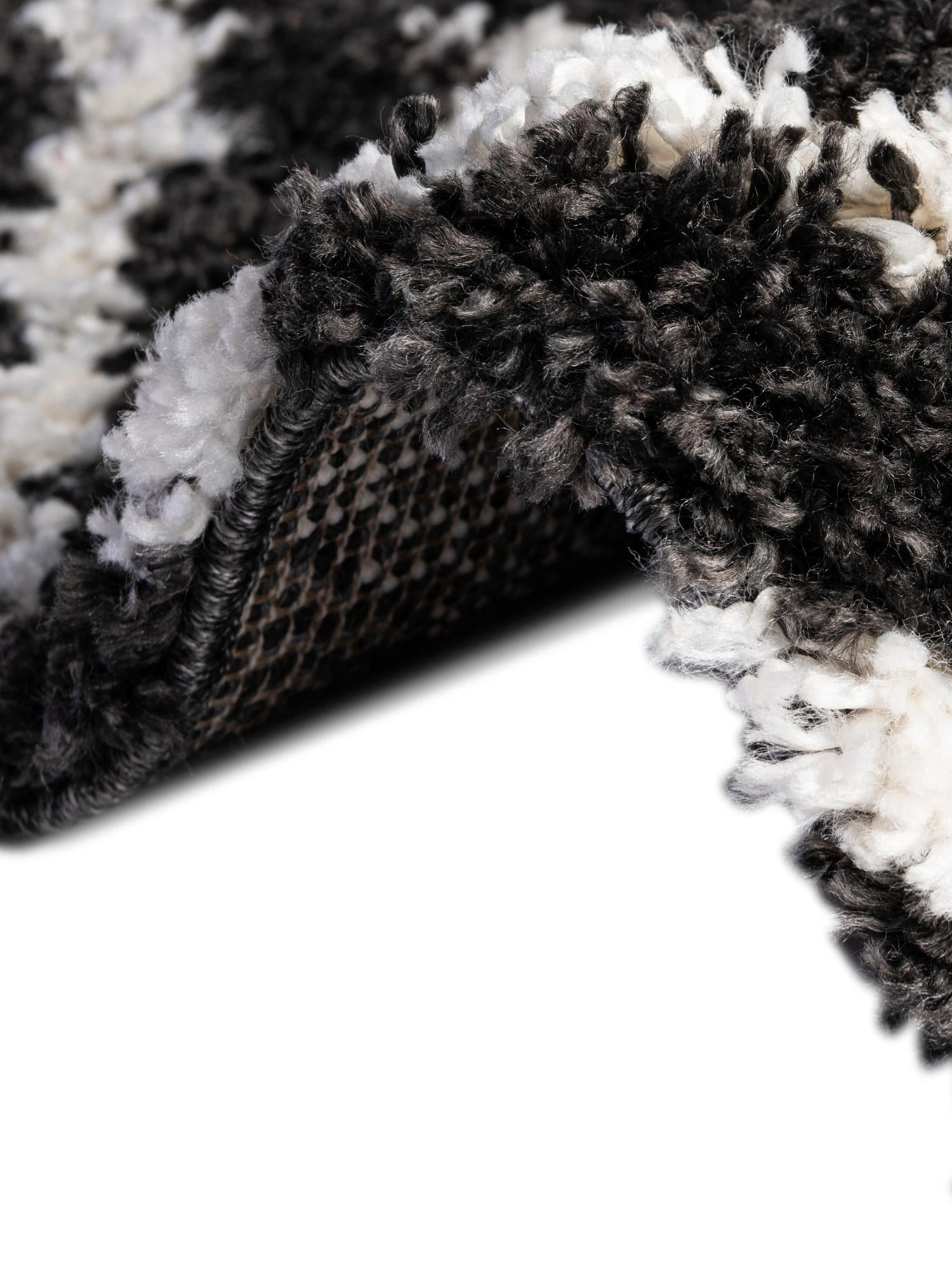 Black and White 5' 3 x 5' 3 Hygge Shag Round Area Rug Thick Soft Touch Fluffy & Plush Shaggy Pile 100% Polypropylene With Jute Backing Modern Carpet for Sale at Rug Engine