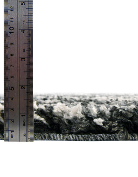 Black and White 5' 3 x 5' 3 Hygge Shag Round Area Rug Thick Soft Touch Fluffy & Plush Shaggy Pile 100% Polypropylene With Jute Backing Modern Carpet for Sale at Rug Engine