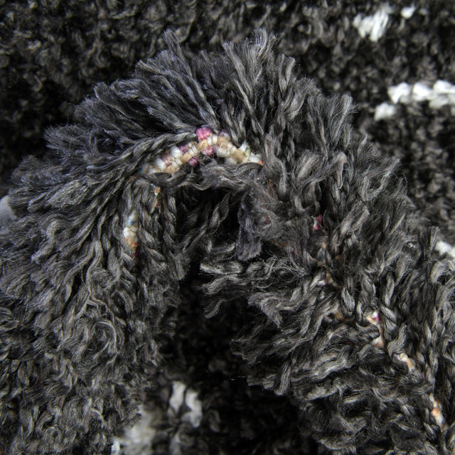 Black and White 5' 3 x 5' 3 Serenity Shag Round Area Rug Thick Soft Touch Fluffy & Plush Shaggy Pile