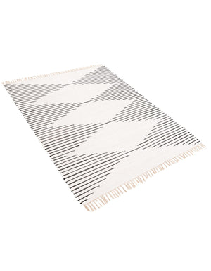 White 6' 1 x 9' Chindi Cotton Rectangle Rug