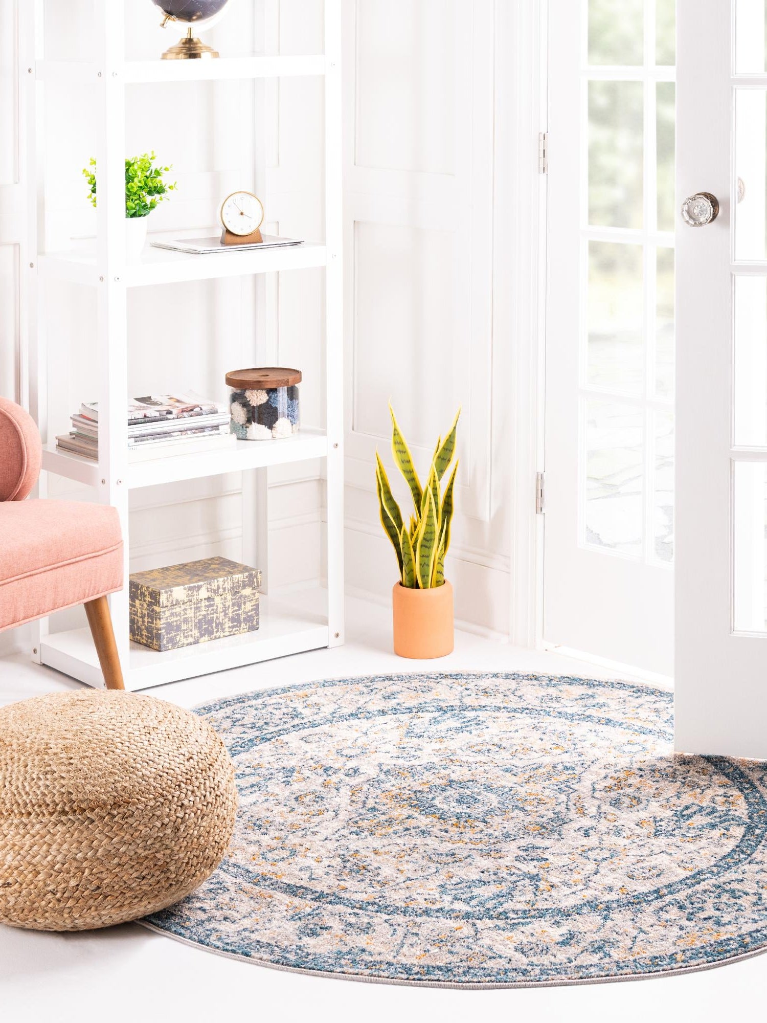 Light Gray 5' 2 x 5' 2 Lola Round Area Rug Polypropylene With Jute Backing Traditional Pattern Easy Clean Carpet for Home Interior Design for Sale at Rug Engine