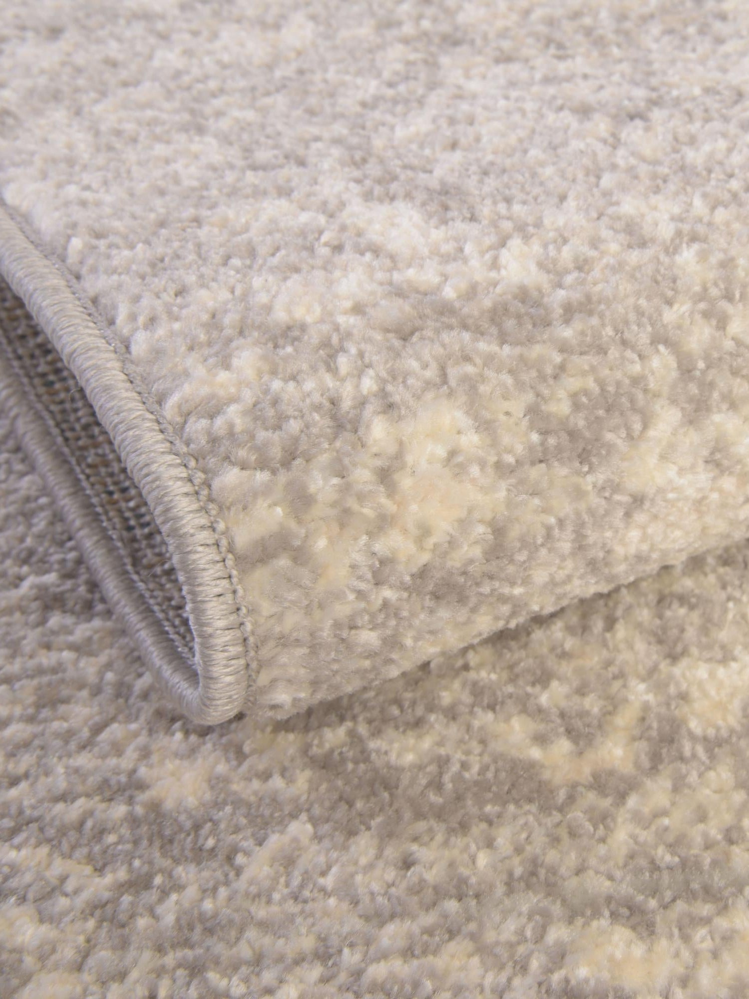 Gray 7' 10 x 7' 10 Lola Round Area Rug Polypropylene With Jute Backing Traditional Pattern Easy Clean Carpet for Home Interior Design for Sale at Rug Engine