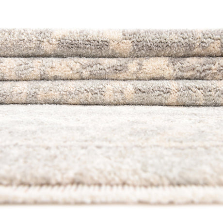 Gray 2' 2 x 3' 1 Lola Rectangle Area Rug Polypropylene With Jute Backing Traditional Pattern Easy Clean Carpet for Home Interior Design for Sale at Rug Engine