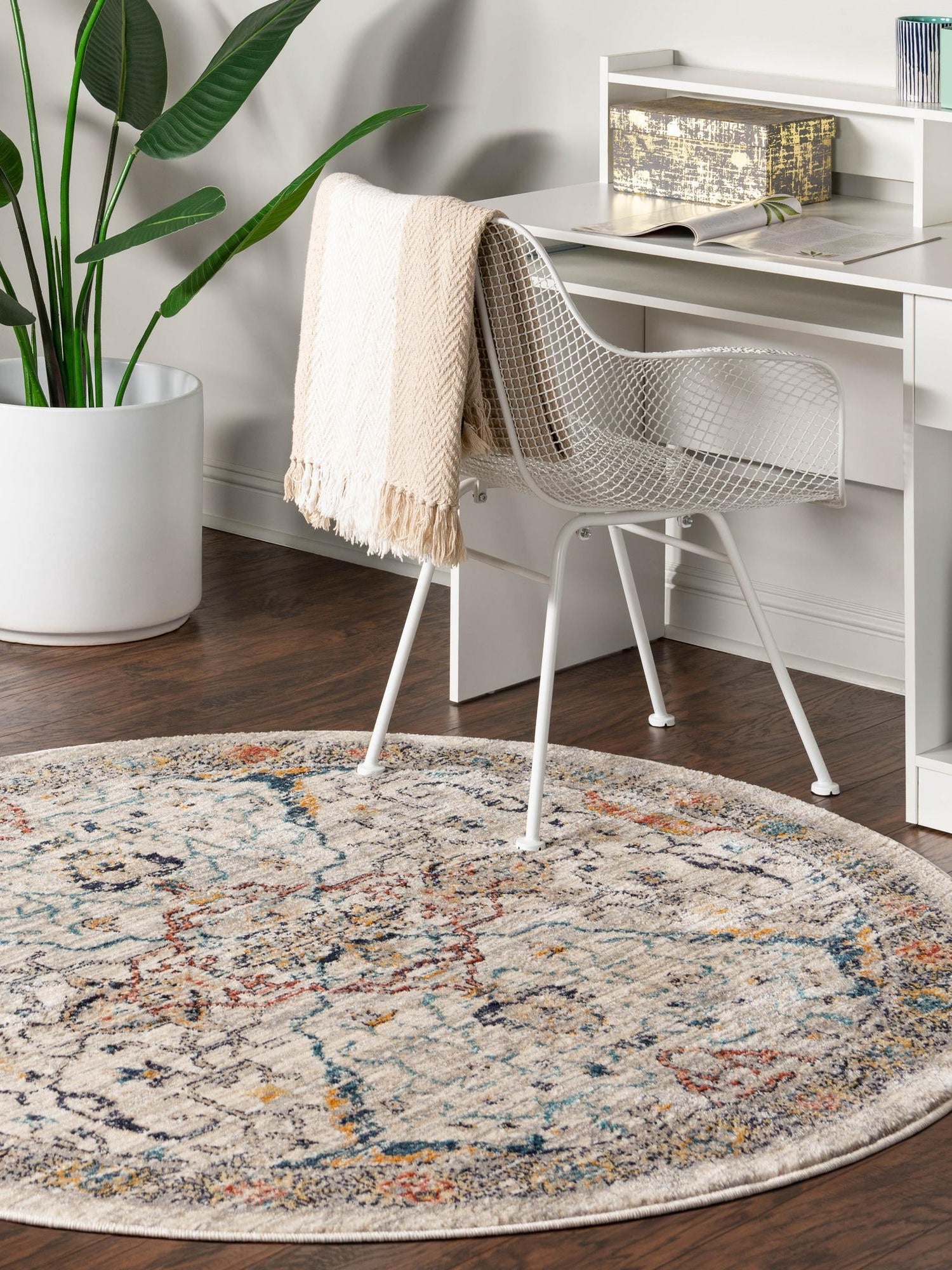 Ivory 7' 10 x 7' 10 Lola Round Area Rug Polypropylene With Jute Backing Traditional Pattern Easy Clean Carpet for Home Interior Design for Sale at Rug Engine