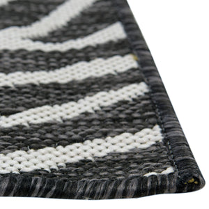 White 5' 3 x 8' Outdoor Safari Rectangle Rug