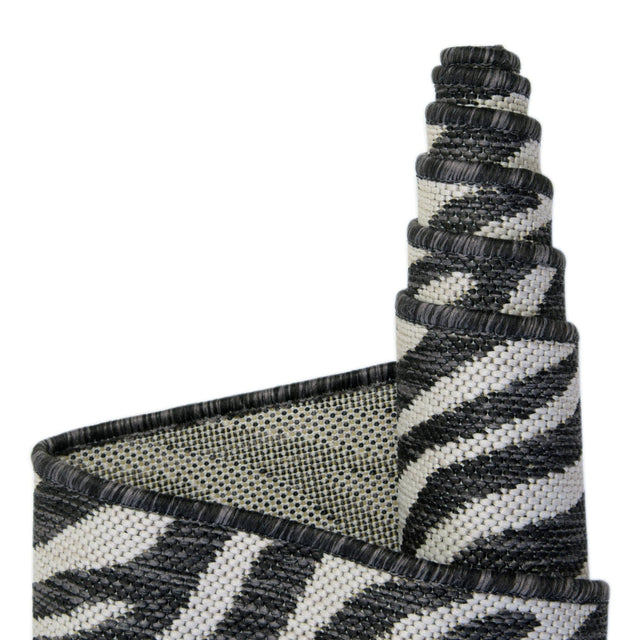 White 3' 1 x 5' 3 Outdoor Safari Rectangle Rug
