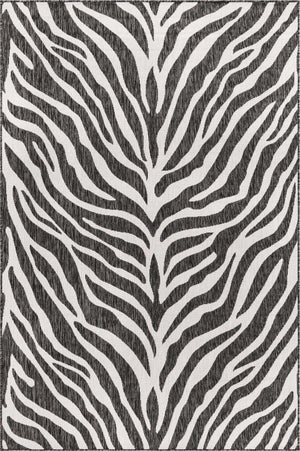 White 5' 3 x 8' Outdoor Safari Rectangle Rug