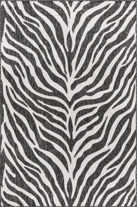 White 5' 3 x 8' Outdoor Safari Rectangle Rug
