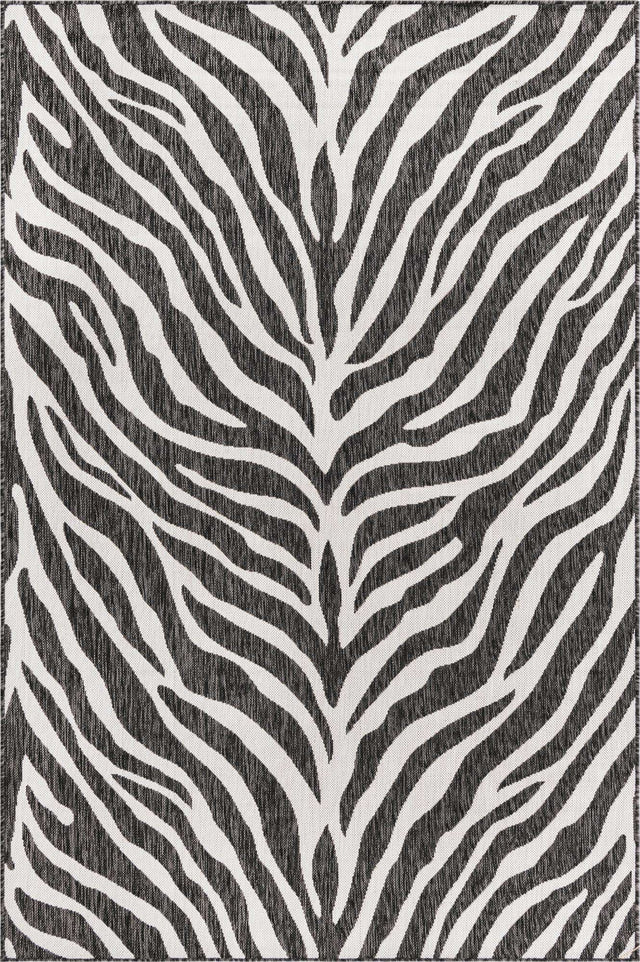 White 5' 3 x 8' Outdoor Safari Rectangle Rug