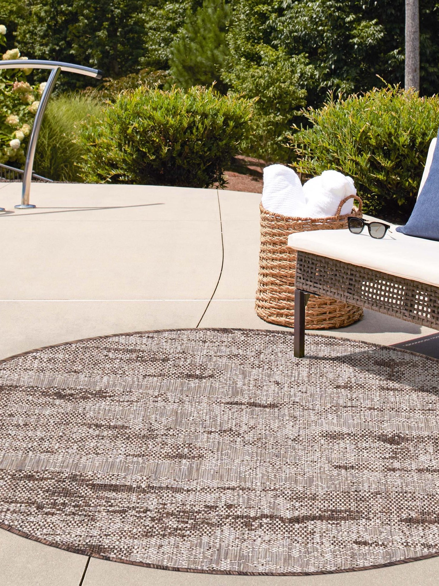 Brown 10' x 10' Outdoor Modern Round Area Rug Weather Resistant for Patio, Deck, Terrace, Balcony, Porch 100% Polypropylene Modern Outside Carpet for Sale at Rug Engine