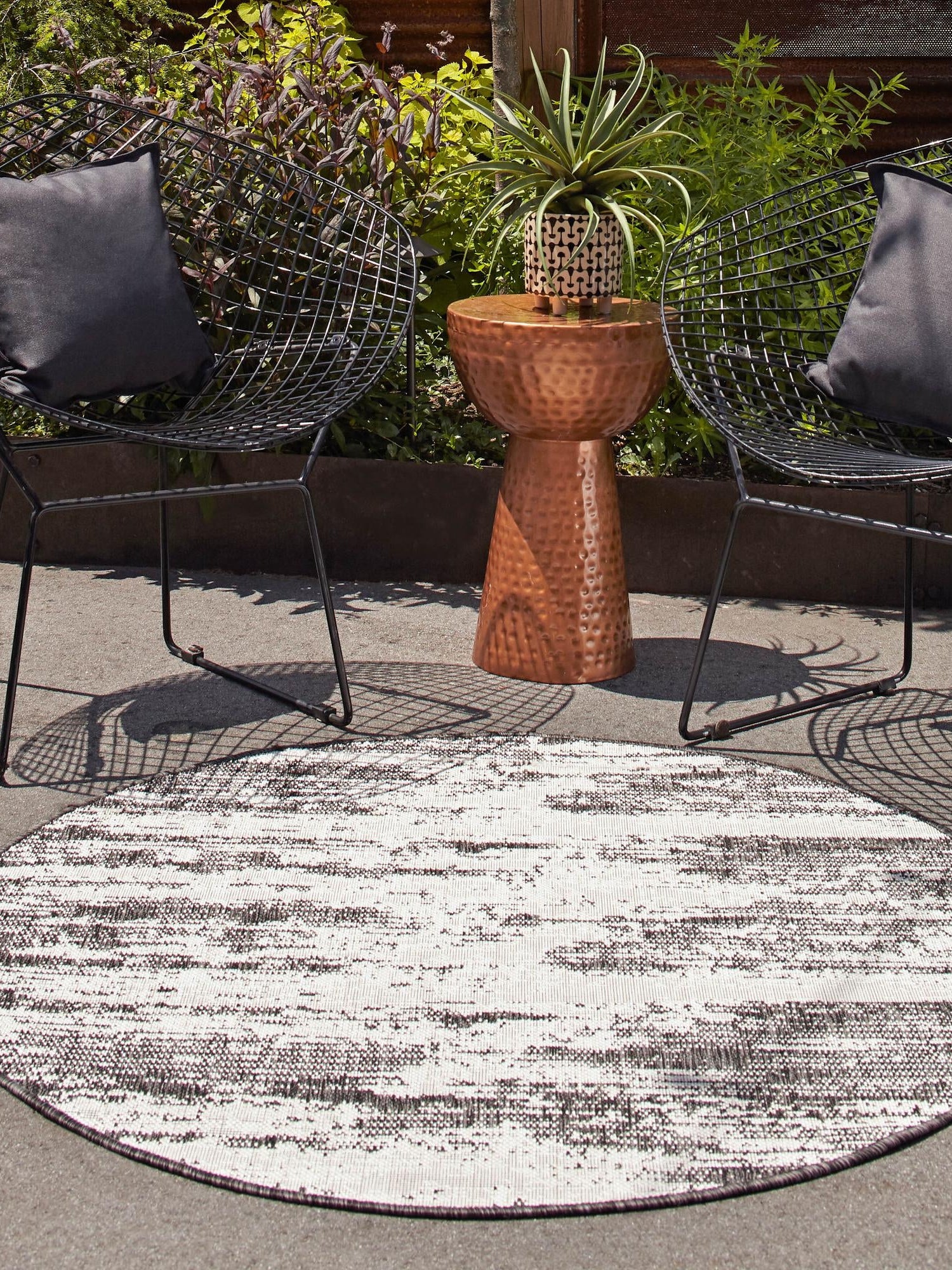 Charcoal 10' x 10' Outdoor Modern Round Area Rug Weather Resistant for Patio, Deck, Terrace, Balcony, Porch 100% Polypropylene Modern Outside Carpet for Sale at Rug Engine