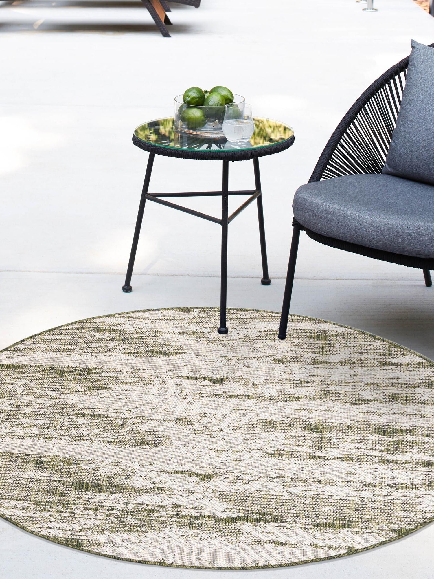 Green 4' 1 x 4' 1 Outdoor Modern Round Area Rug Weather Resistant for Patio, Deck, Terrace, Balcony, Porch 100% Polypropylene Modern Outside Carpet for Sale at Rug Engine