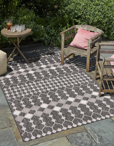Charcoal 4' 1 x 6' 1 Outdoor Trellis Rectangle Rug