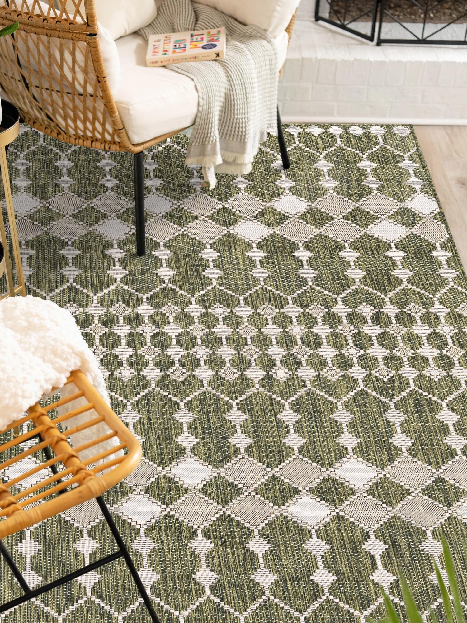 Green 2' x 3' 1 Outdoor Trellis Rectangle Area Rug Weather Resistant for Patio, Deck, Terrace, Balcony, Porch Geometric Design Water Safe Outside Carpet for Sale at Rug Engine