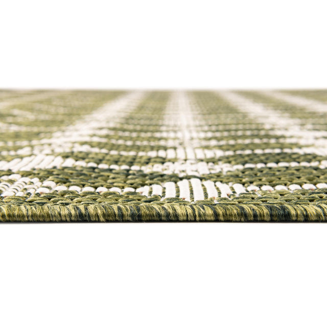 Green 4' 1 x 4' 1 Outdoor Trellis Round Area Rug Weather Resistant for Patio, Deck, Terrace, Balcony, Porch Geometric Design Water Safe Outside Carpet for Sale at Rug Engine