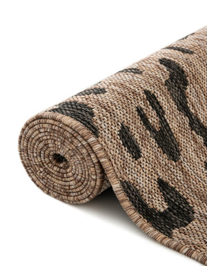 Natural 7' 10 x 7' 10 Outdoor Safari Round Area Rug Weather Resistant for Patio, Deck, Terrace, Balcony, Porch Animal Print Wildlife Nature Carpet for Sale at Rug Engine