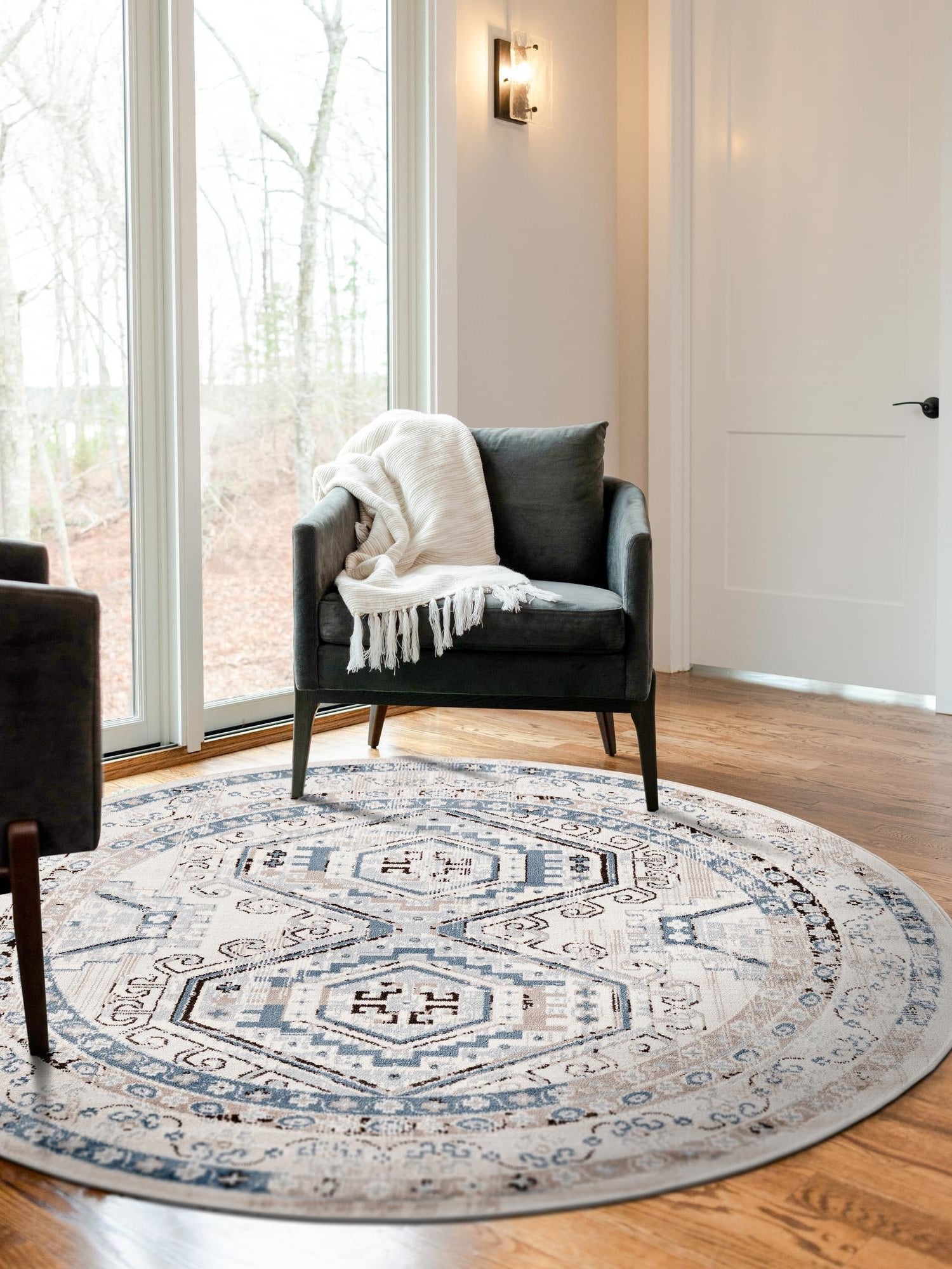 Gray Blue 5' 3 x 5' 3 Charlotte Round Area Rug 100% Polypropylene With Jute Backing Traditional Classical Durable Carpet for Living Dining Office Rooms for Sale at Rug Engine