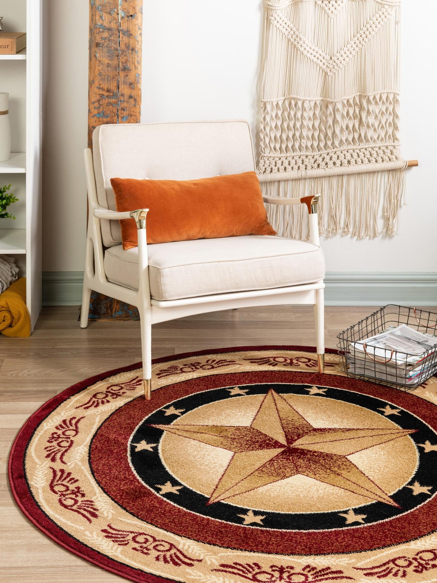 Red 5' 3 x 5' 3 Pioneer Round Area Rug