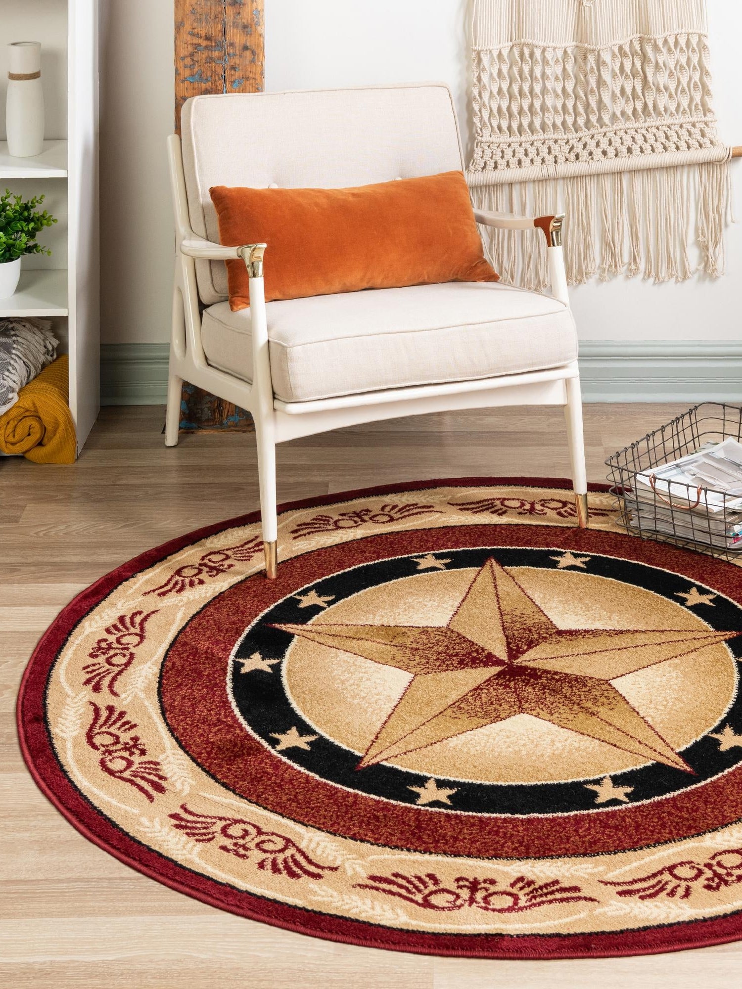 Red 7' 10 x 7' 10 Pioneer Round Area Rug