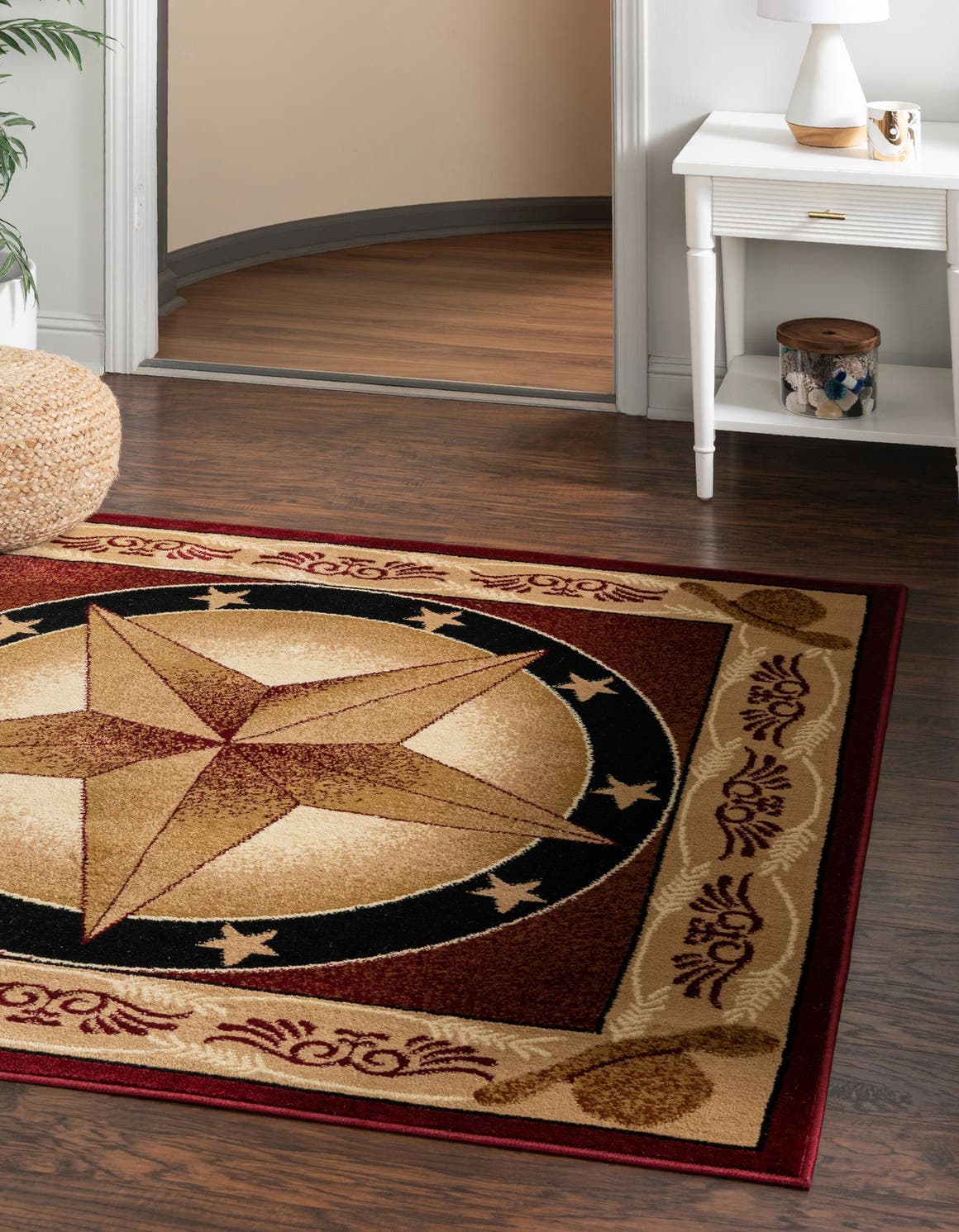 Red 7' 10 x 7' 10 Pioneer Square Area Rug