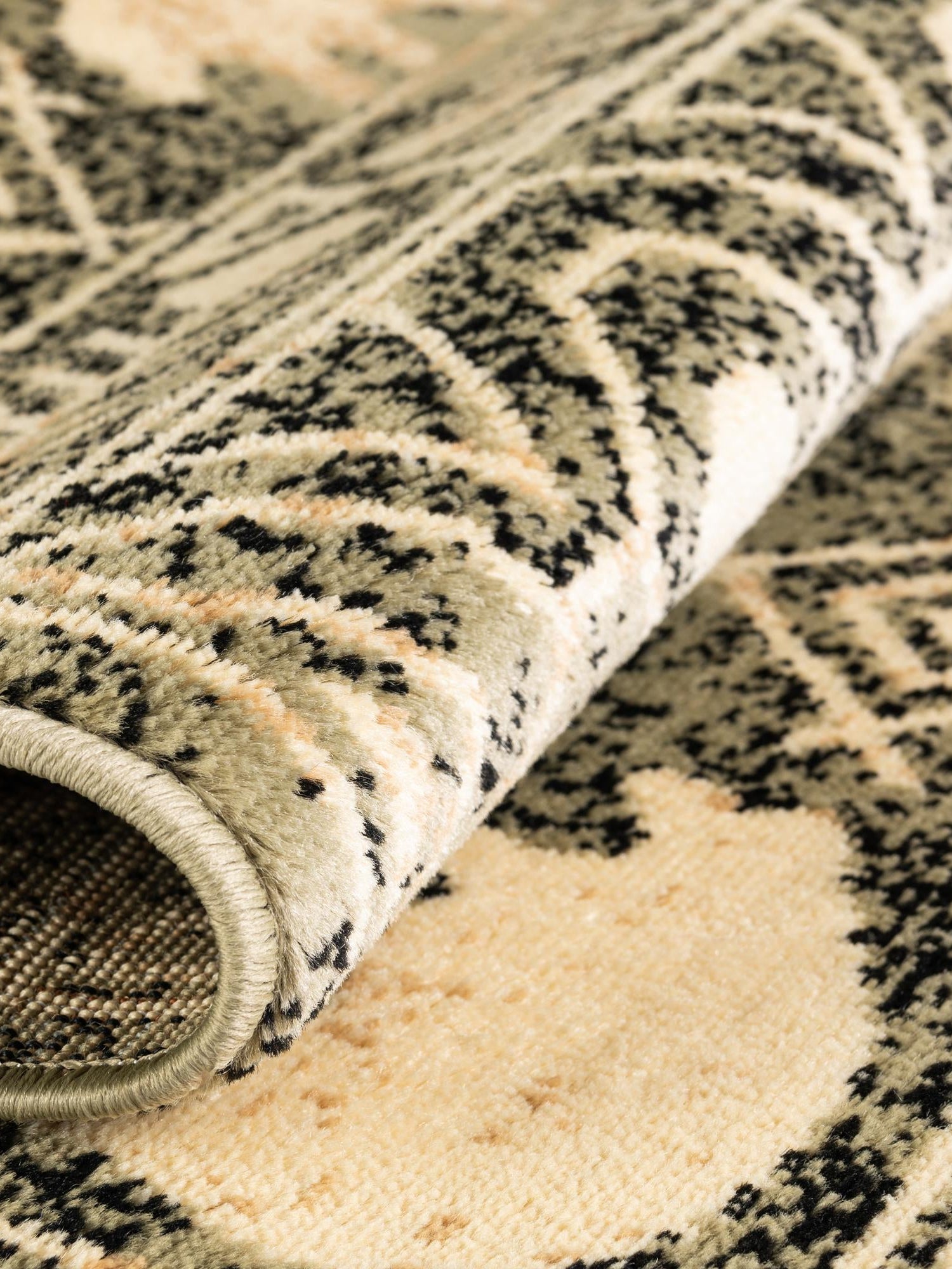 Green 2' 11 x 12' Pioneer Runner Area Rug