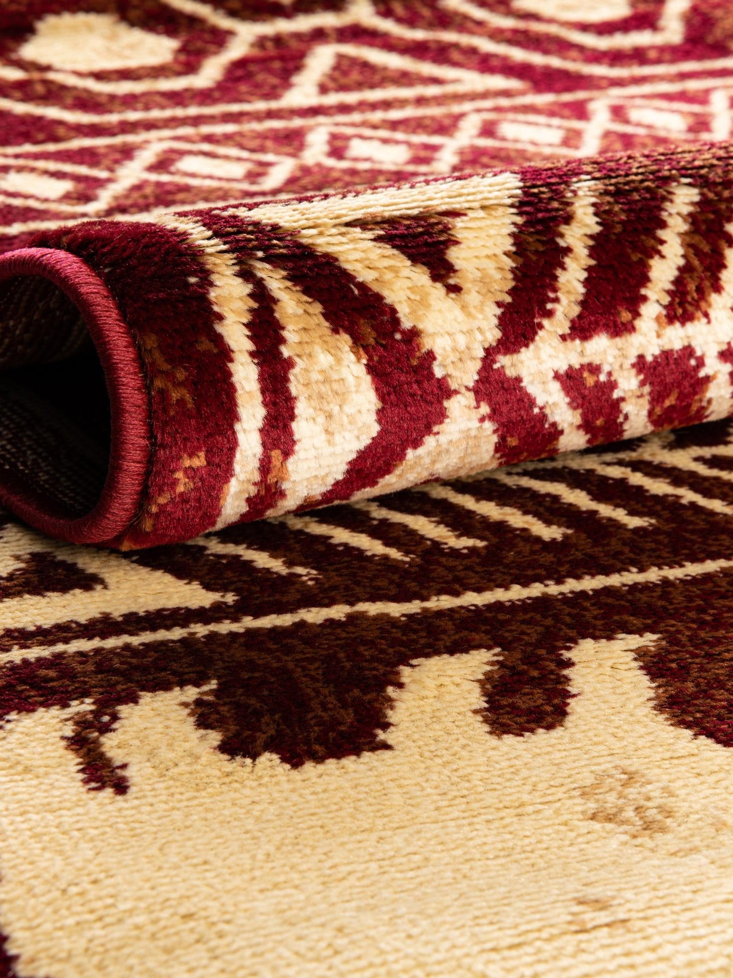 Red 2' x 3' 1 Pioneer Rectangle Area Rug