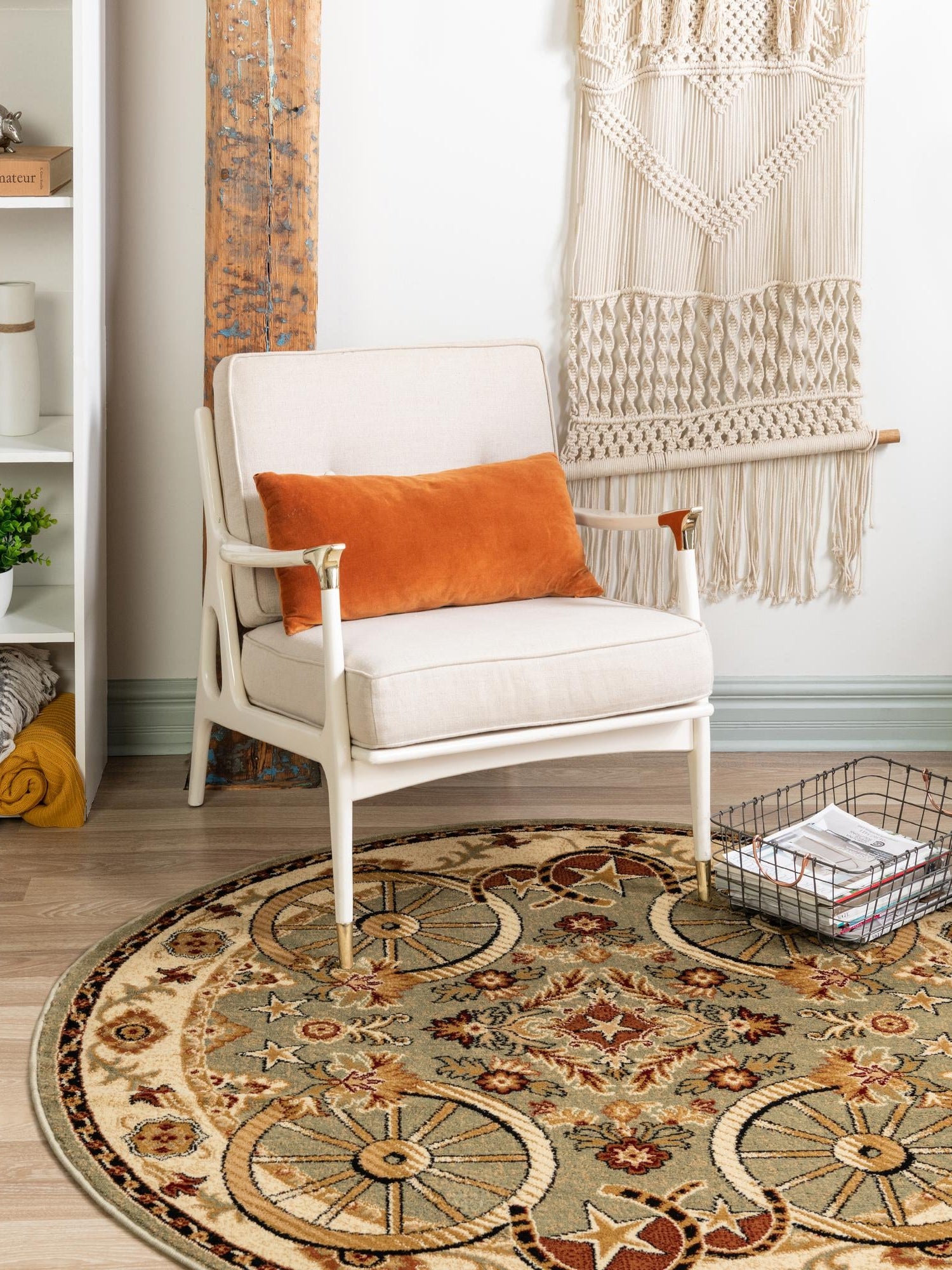 Green 5' 3 x 5' 3 Pioneer Round Area Rug