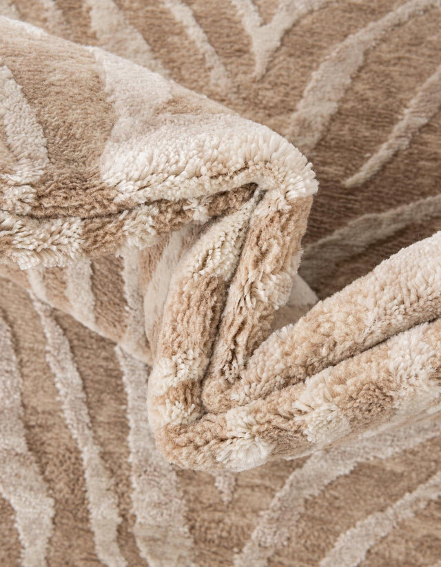 Ivory Beige 7' 10 x 7' 10 Finsbury Octagon Area Rug 60% Polypropylene & 40% Polyester Contemporary Carpet for Living Rooms, Dining, Offices for Sale at Rug Engine